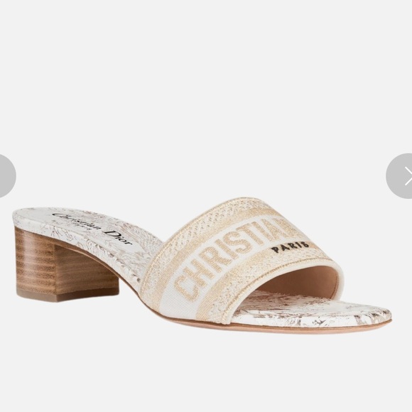 Dior Dway Heeled Slide Jardin d'Hiver Motif White-Gold
DIOR | KCQ244JHL-S67W - Picture 11 of 12